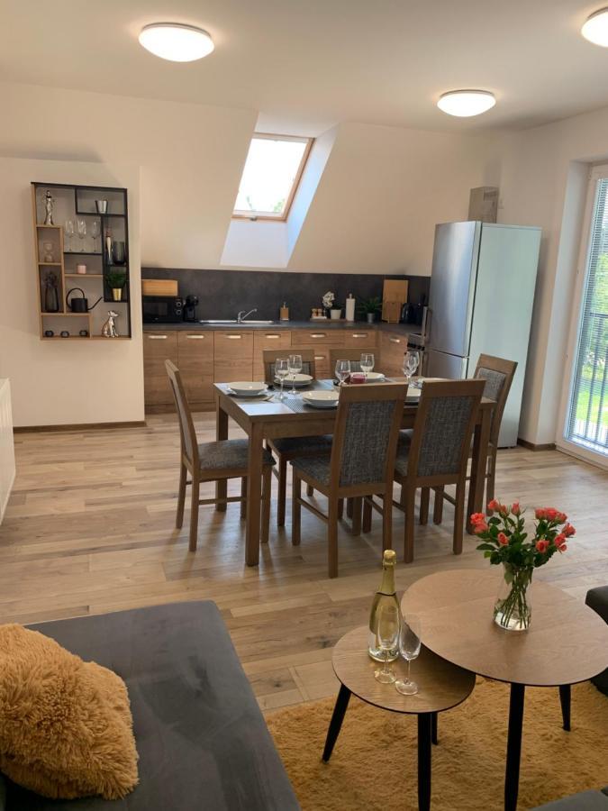 Cozy 2-Bedroom Vacation Apartment With Entire Top Floor Gaj  Exterior photo