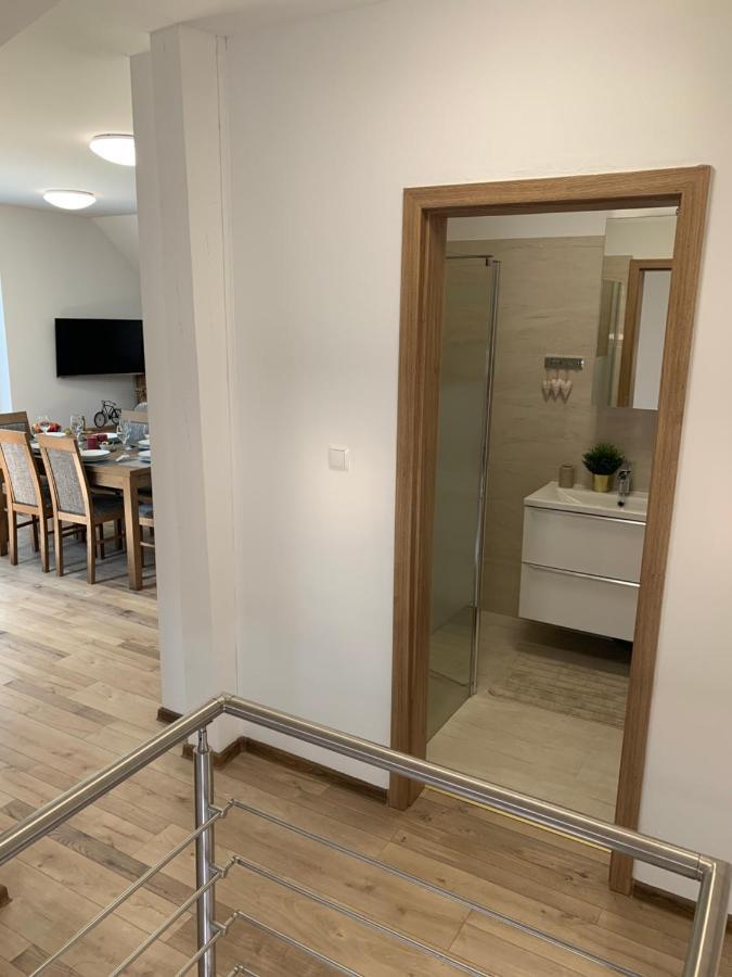 Cozy 2-Bedroom Vacation Apartment With Entire Top Floor Gaj  Exterior photo